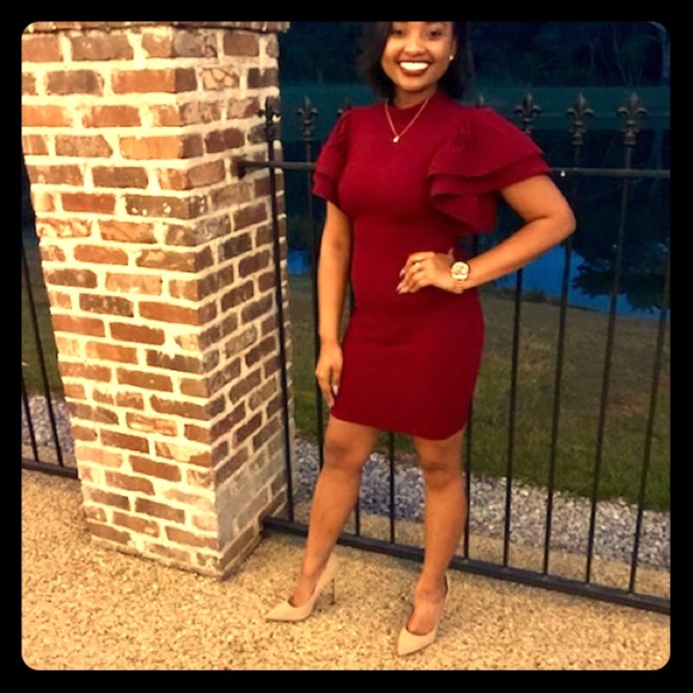 Burgundy body con flared sleeve dress